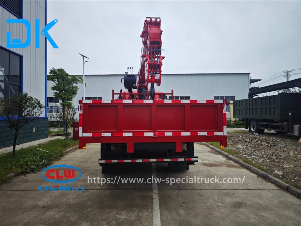 7-ton 5-Section Boom Truck Crane price